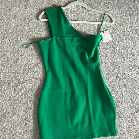 Revolve dress - Picture 5 of 6